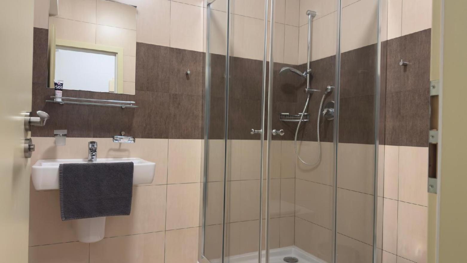 Apartmany Sport With Garage Рокитніце-над-Їзероу Екстер'єр фото