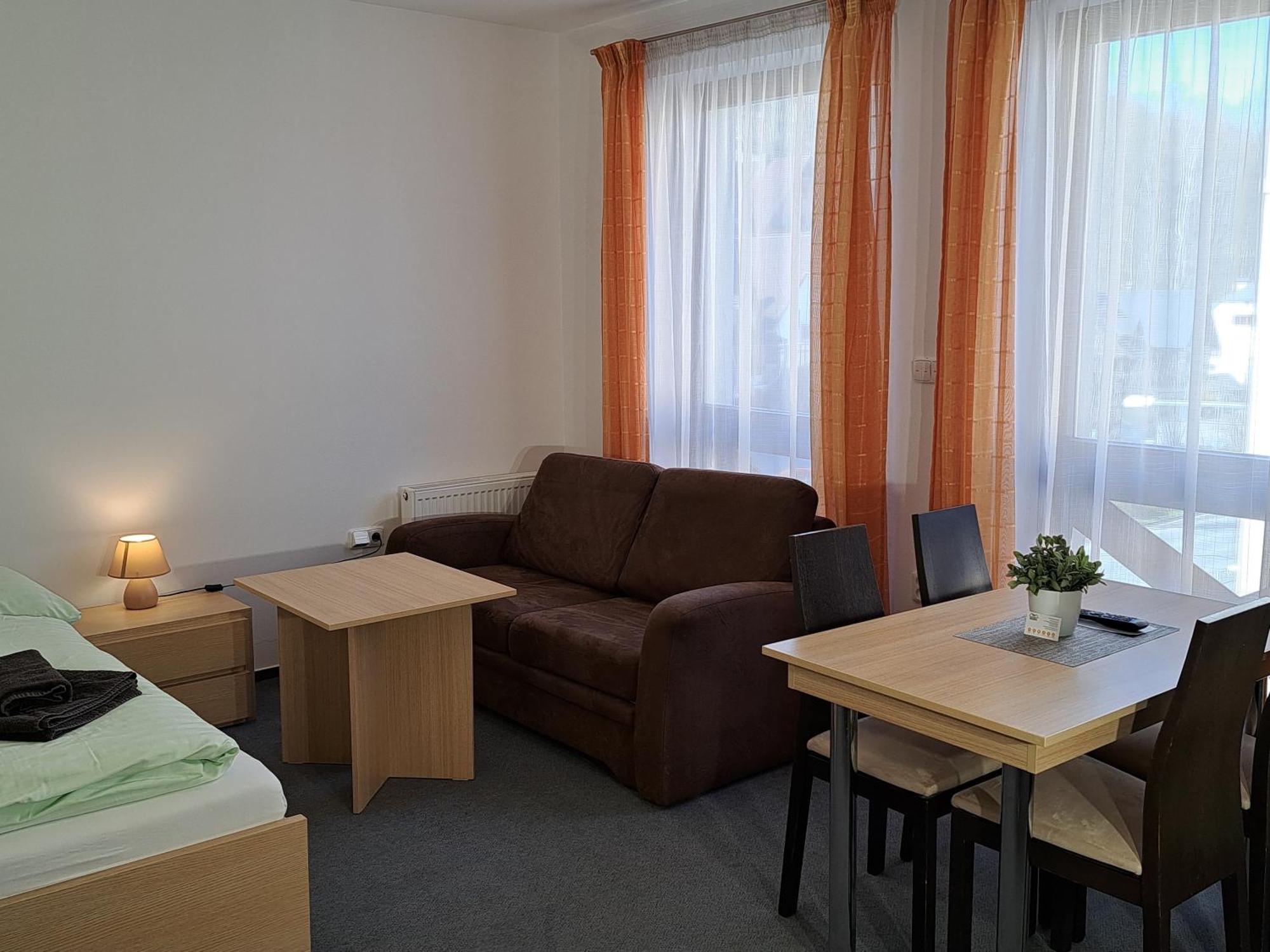Apartmany Sport With Garage Рокитніце-над-Їзероу Екстер'єр фото