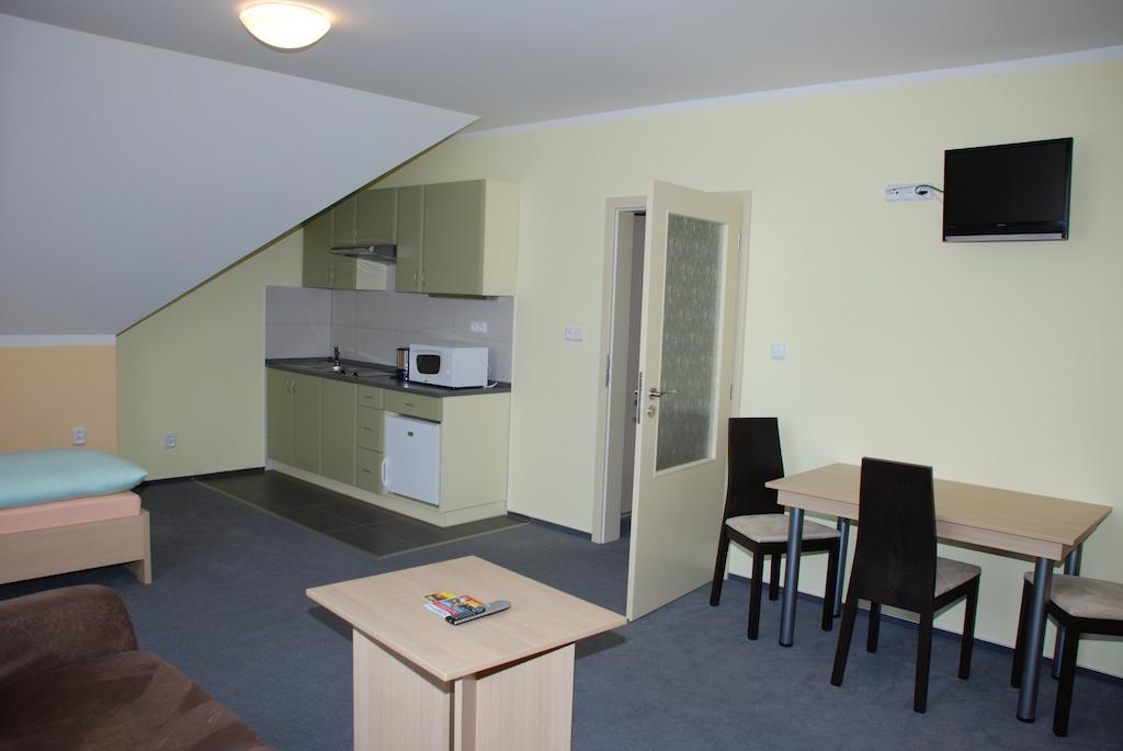 Apartmany Sport With Garage Рокитніце-над-Їзероу Екстер'єр фото