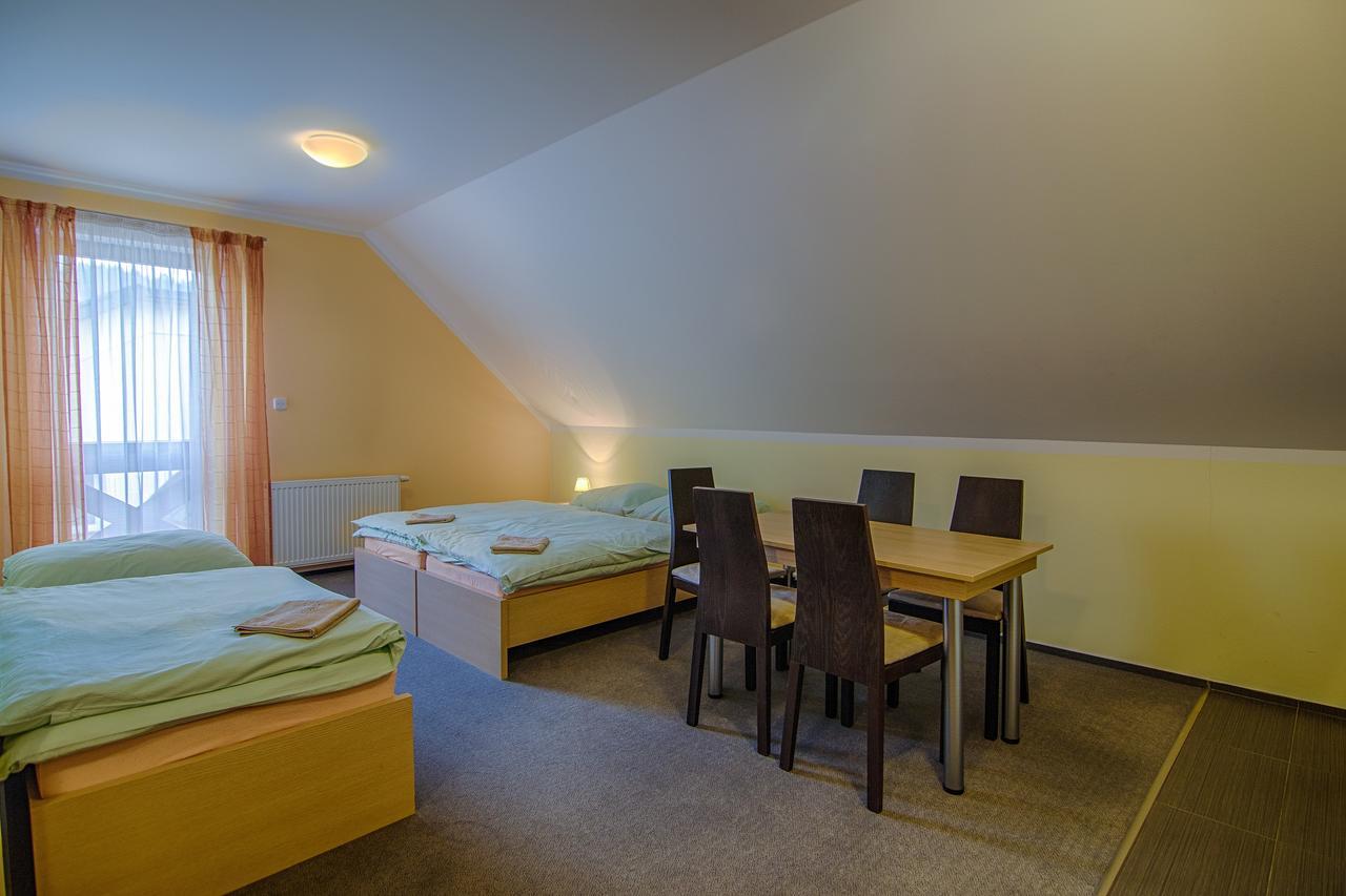Apartmany Sport With Garage Рокитніце-над-Їзероу Екстер'єр фото