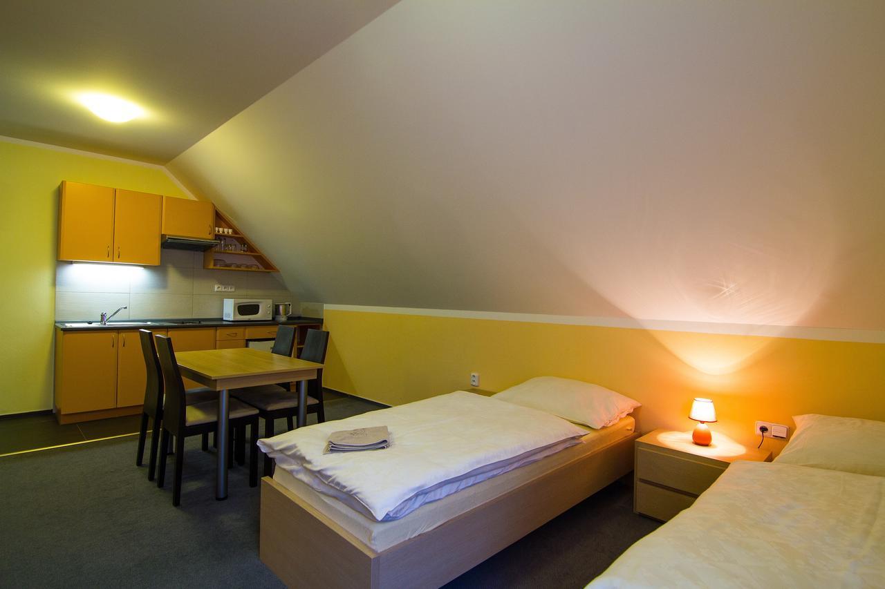 Apartmany Sport With Garage Рокитніце-над-Їзероу Екстер'єр фото
