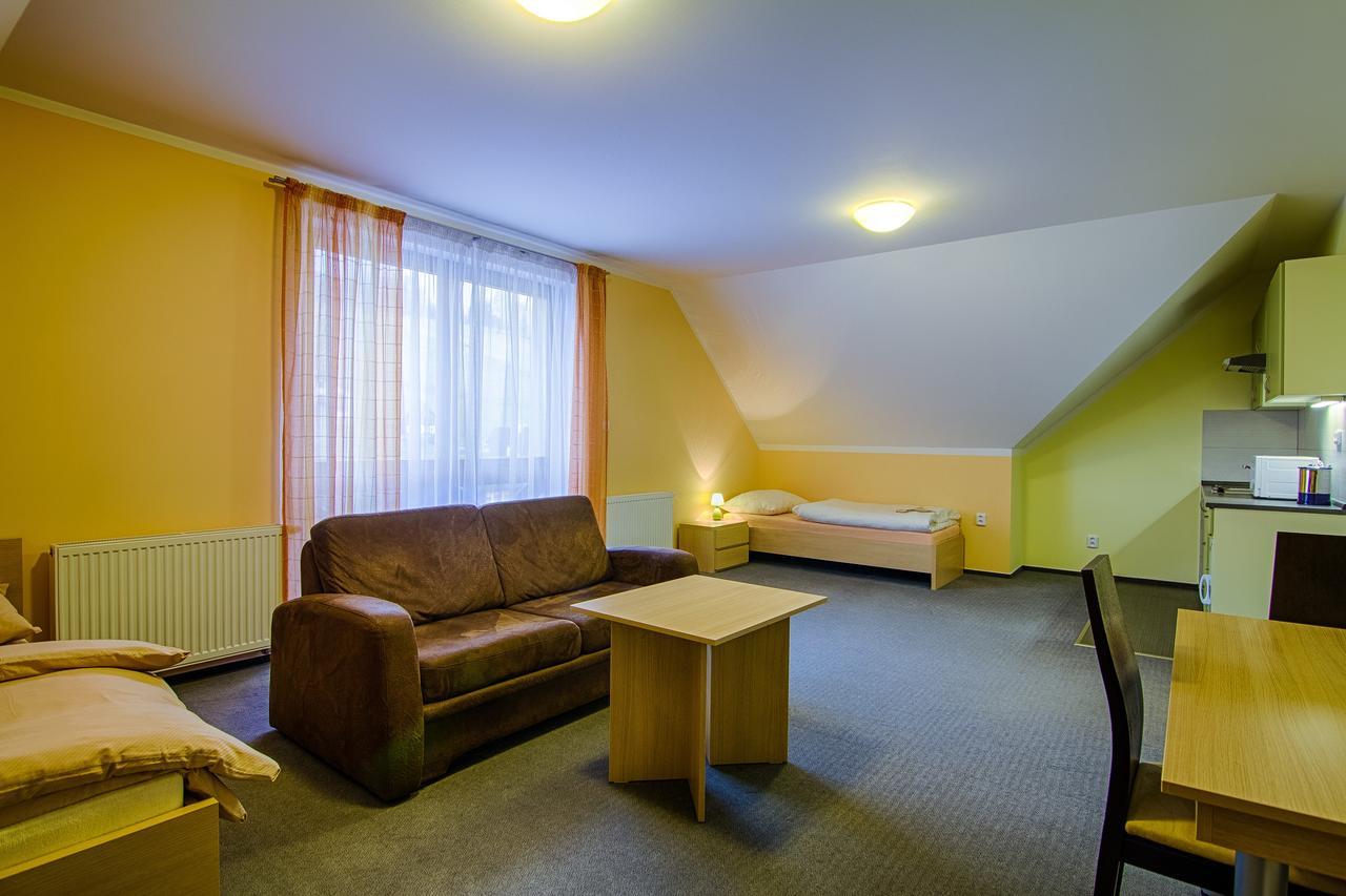 Apartmany Sport With Garage Рокитніце-над-Їзероу Екстер'єр фото