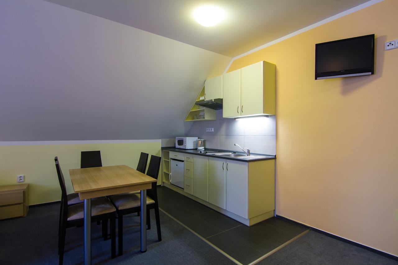 Apartmany Sport With Garage Рокитніце-над-Їзероу Екстер'єр фото