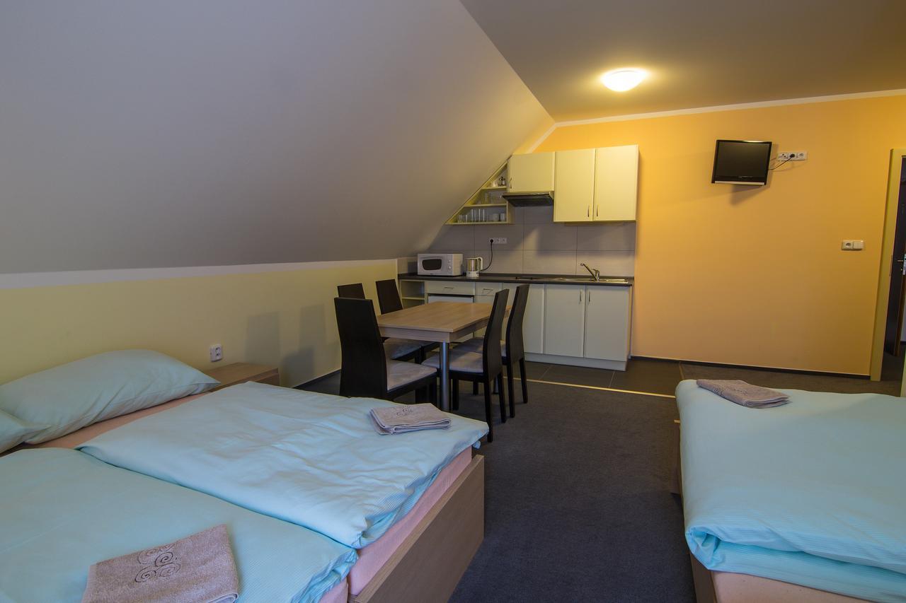 Apartmany Sport With Garage Рокитніце-над-Їзероу Екстер'єр фото