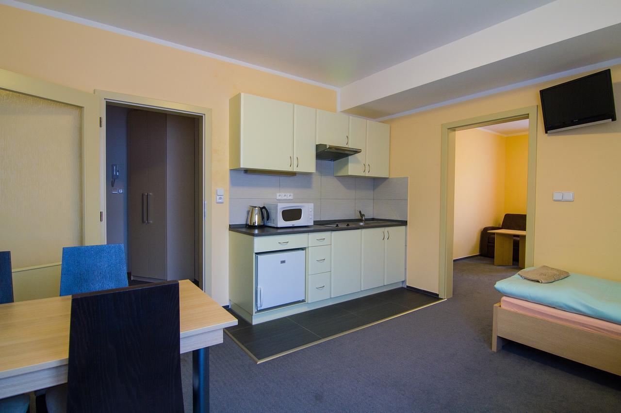 Apartmany Sport With Garage Рокитніце-над-Їзероу Екстер'єр фото