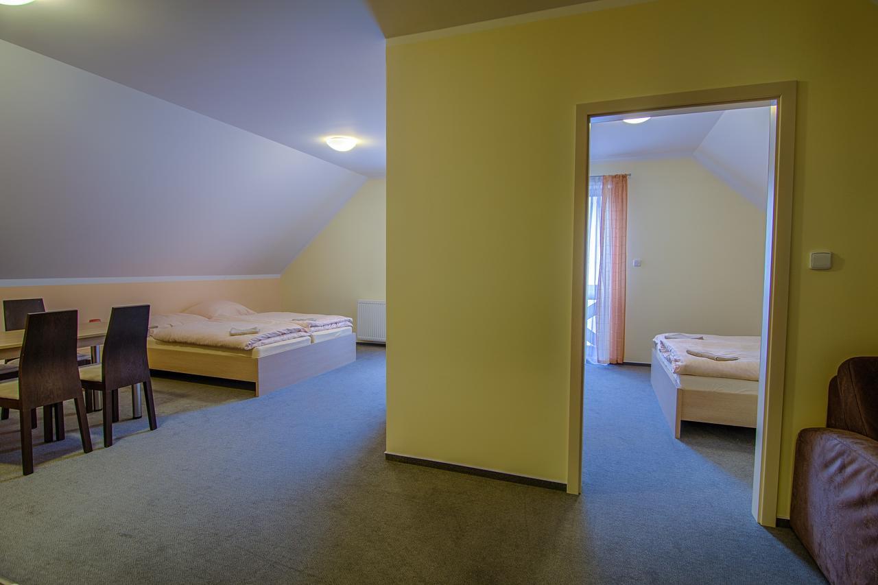 Apartmany Sport With Garage Рокитніце-над-Їзероу Екстер'єр фото